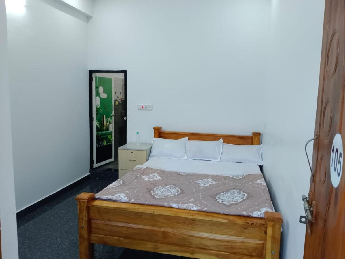 Ss Residency Hotel Maranhalli Bagian luar foto